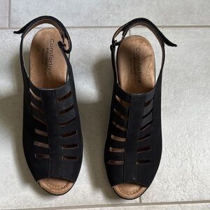 Comfortiva Black Sandals with Adjustable Straps and Sturdy Sole. Size 9W